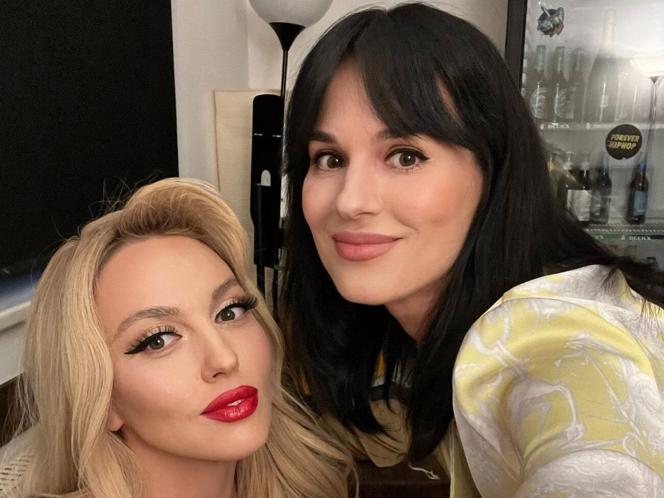 Ефросинина и Полякова после нападения РФ на Украину вместе с детьми уехали за границу