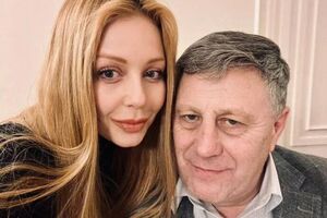 Тина Кароль: Папа просил о нем много не говорить