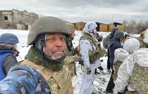 Раніше Ненс працював аналітиком із питань кібертероризму та безпеки на каналі NBC