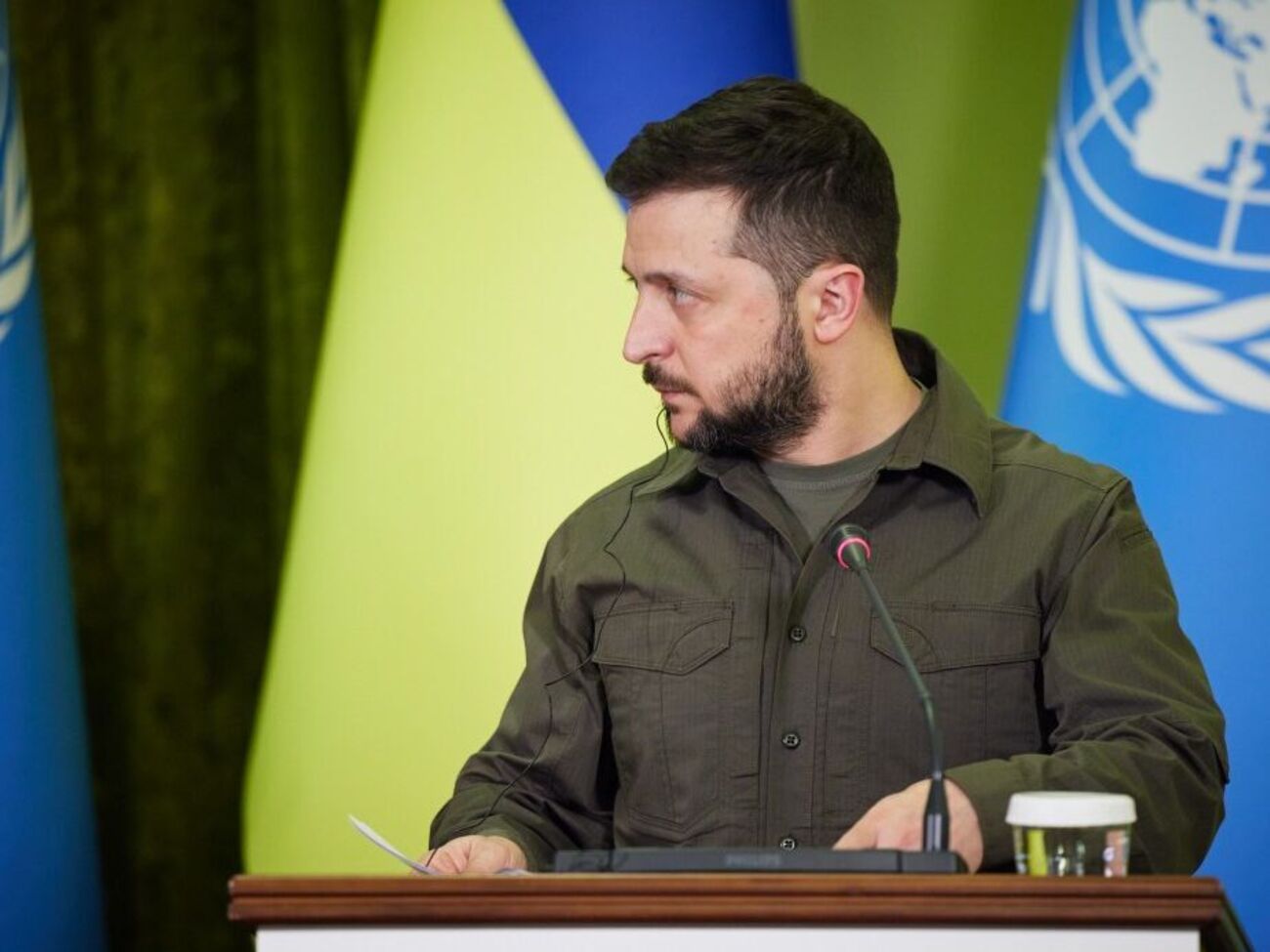 Зеленский выступил перед парламентом Албании