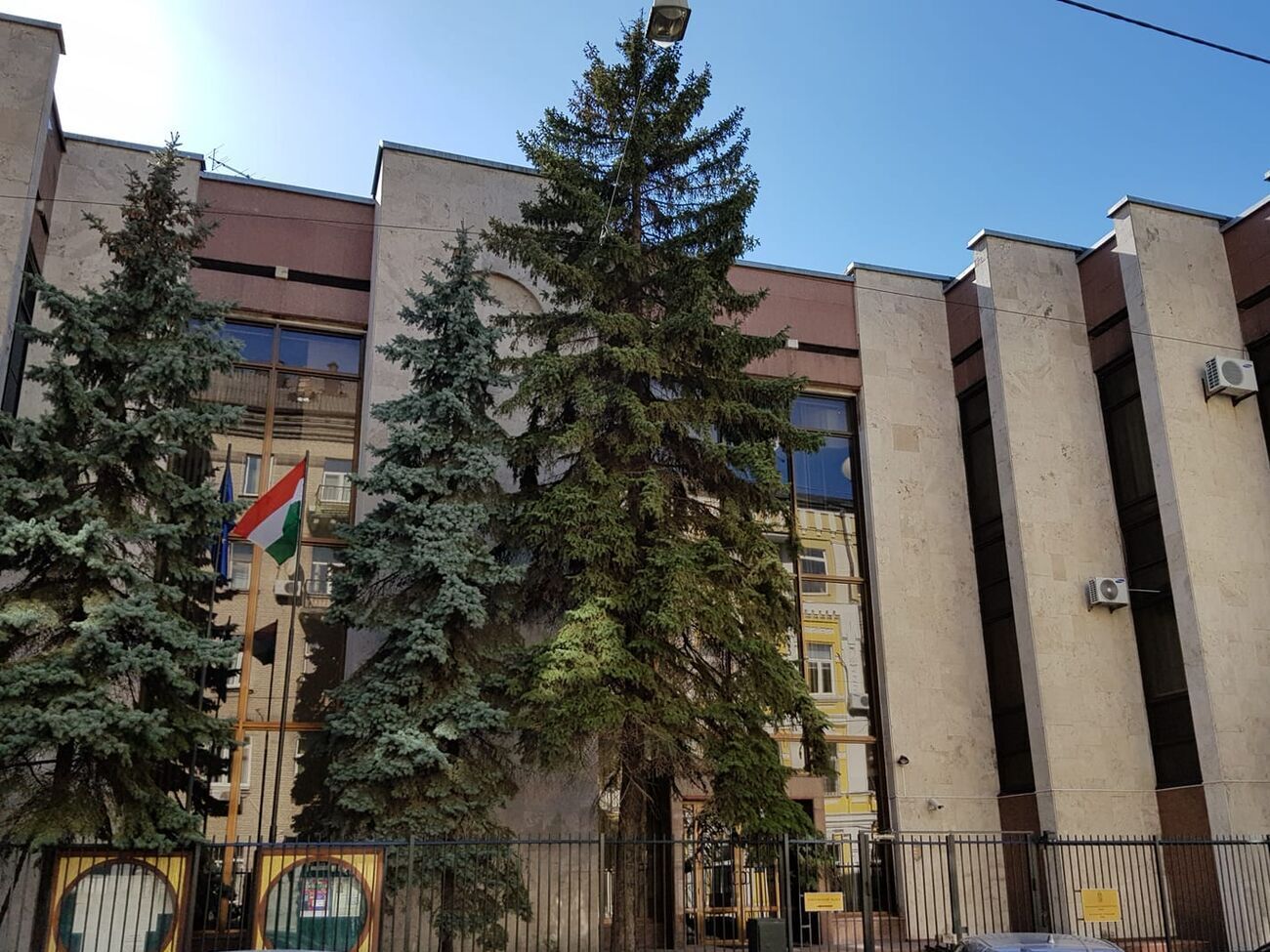 Посольство Угорщини прокоментувало заяви Данілова