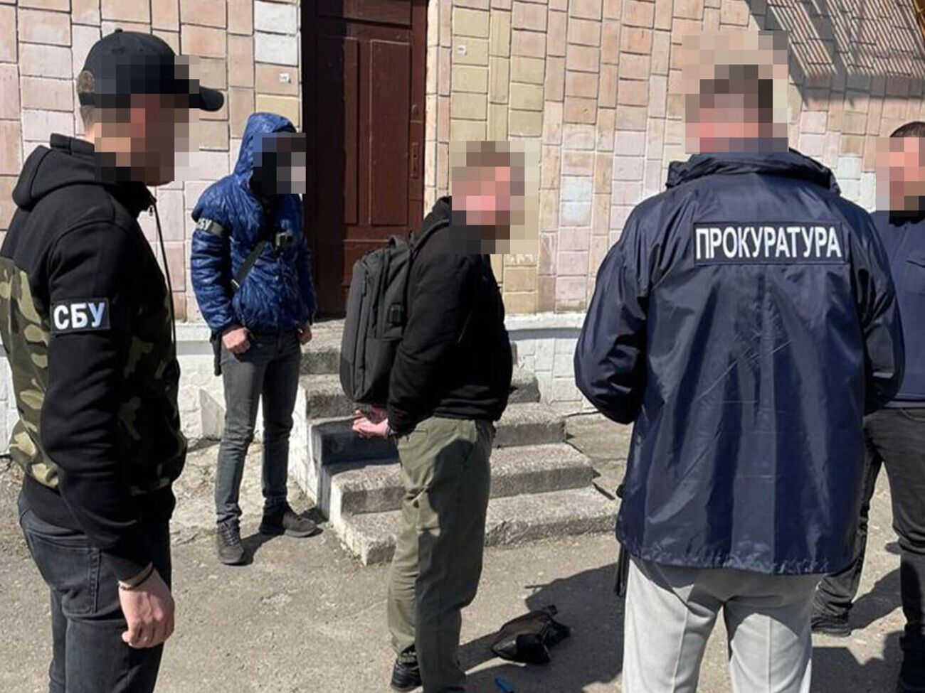 За свои "услуги" волонтер успел получить более 30 тыс. грн