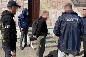 За свои "услуги" волонтер успел получить более 30 тыс. грн