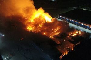 Під час пожежі частина приміщення обвалилася