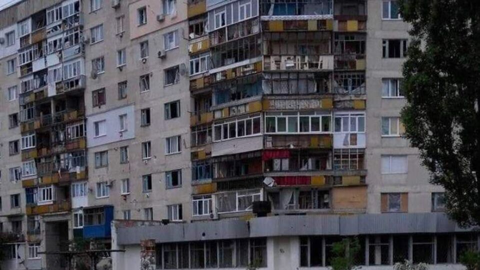 За даними Генштабу ЗСУ, окупанти закріплюються у північно-східній та південно-східній околицях Сєвєродонецька