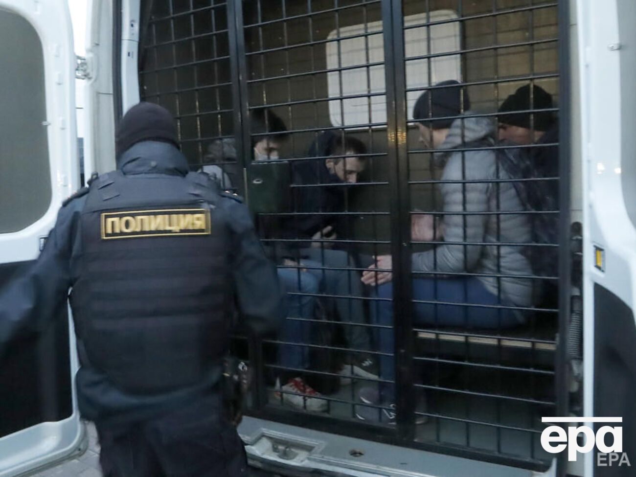 В региональные и столичные изоляторы привозят граждан Украины, которые попали в плен
