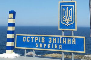 На Зміїному перебувають російські окупанти