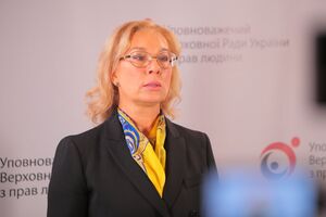 Денисова заявила о давлении на дочь