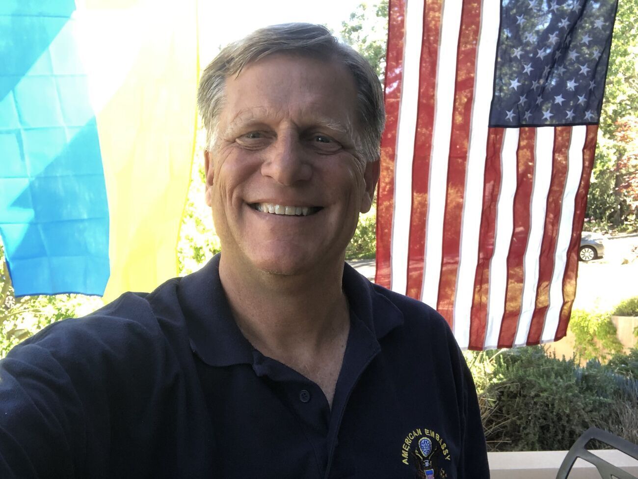 По словам Макфола, уточняющие комментарии Белого дома по поставкам Украине ракетных систем MLRS "более обнадеживают"