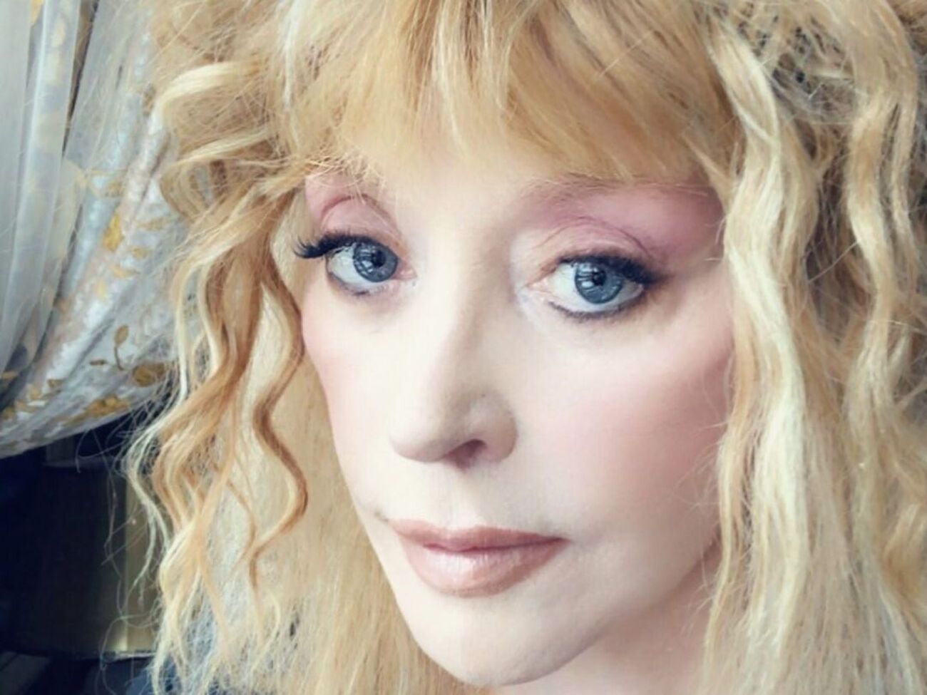 Пугачовій залишили світлове послання