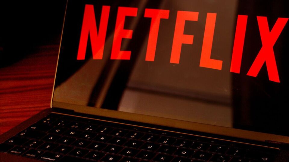 6 марта Netflix объявил о прекращении деятельности в России из-за российского вторжения в Украину, а в конце мая окончательно завершил этот процесс