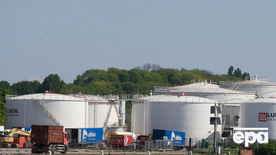 Шостий пакет санкцій залишає імпорт нафтопроводом у країни, які не мають доступу до моря, – в Угорщину, Словаччину та Чехію