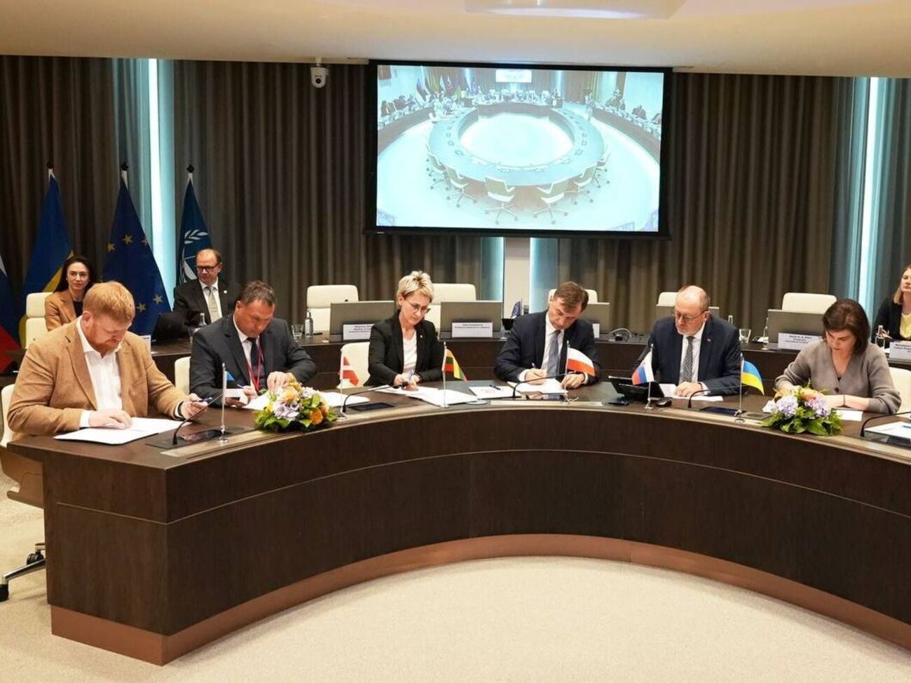 Совместная группа&nbsp;расширилась до шести стран