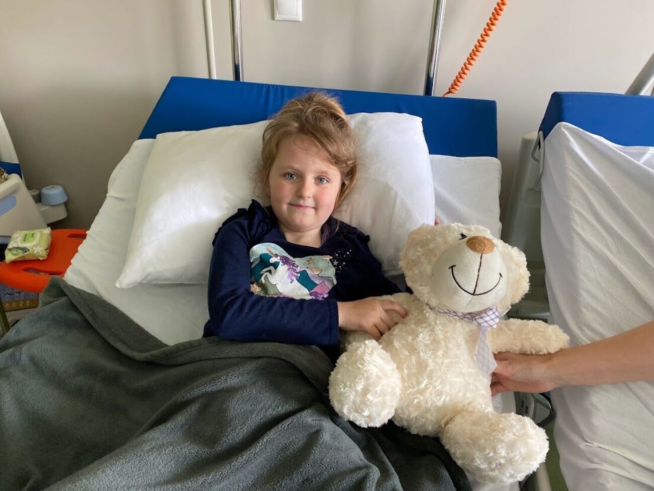 Дівчинку змогли врятувати, вона зараз із мамою в "Охматдиті"