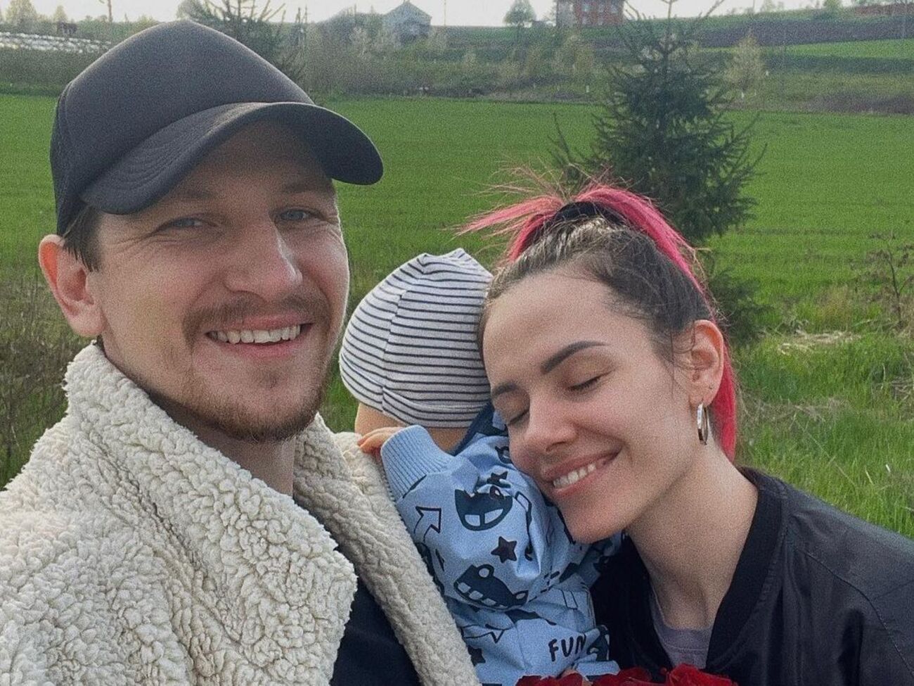 MamaRika за день до премьеры песни вернулась вместе с сыном в Украину