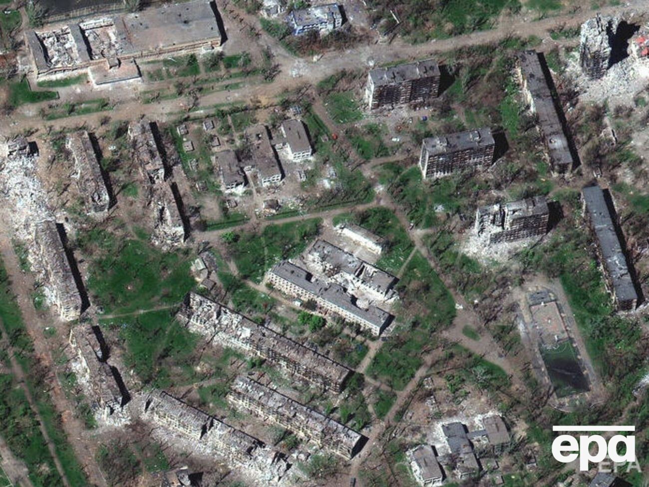 В Мариуполе проводится срочная уборка центральных улиц от завалов, тел убитых и неразорванных российских боеприпасов, отметили в ГУР Минобороны Украины