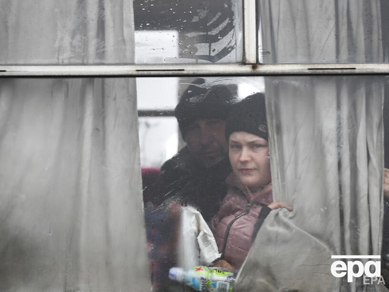 По словам Андрющенко, вывезенным мариупольцам не дают денег и не обеспечивают вещами