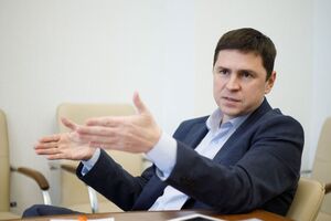 Подоляк озвучив версію, яка пояснює інформацію Захарової