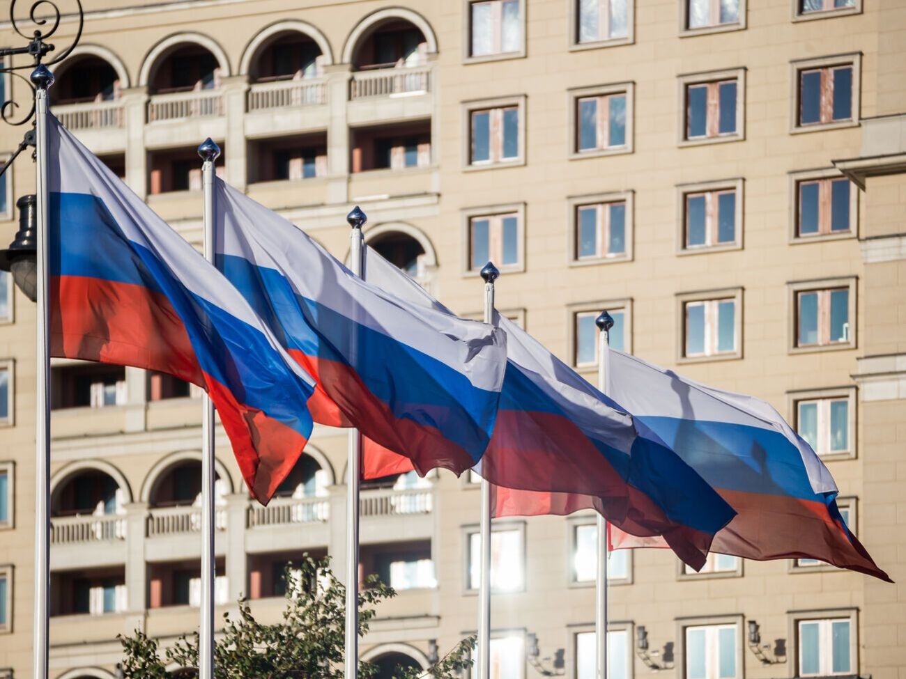 Согласно результатам опроса, негативно к россиянам сейчас относятся 69% украинцев