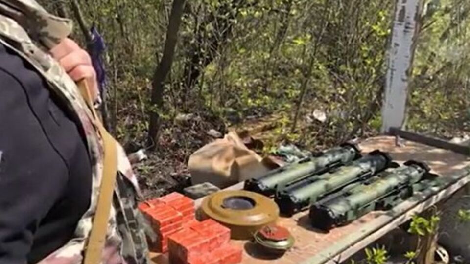 Полиция нашла в схроне РПГ, противотанковые мины и около 10 кг тротила