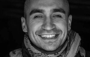В последнем посте в Facebook Махов писал: Я хочу, чтобы вы гордились нашей армией. Мы сражаемся за нашу страну