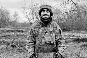 "Он всегда был таким – с собственной позицией. Патриотической и искренней. И всегда без тщеславия. И всегда был среди самых смелых, среди первых", – рассказал о Махове президент