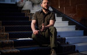 Зеленский: Там еще остаются гражданские. Женщины, дети. Чтобы их спасти, нужно продолжение режима тишины