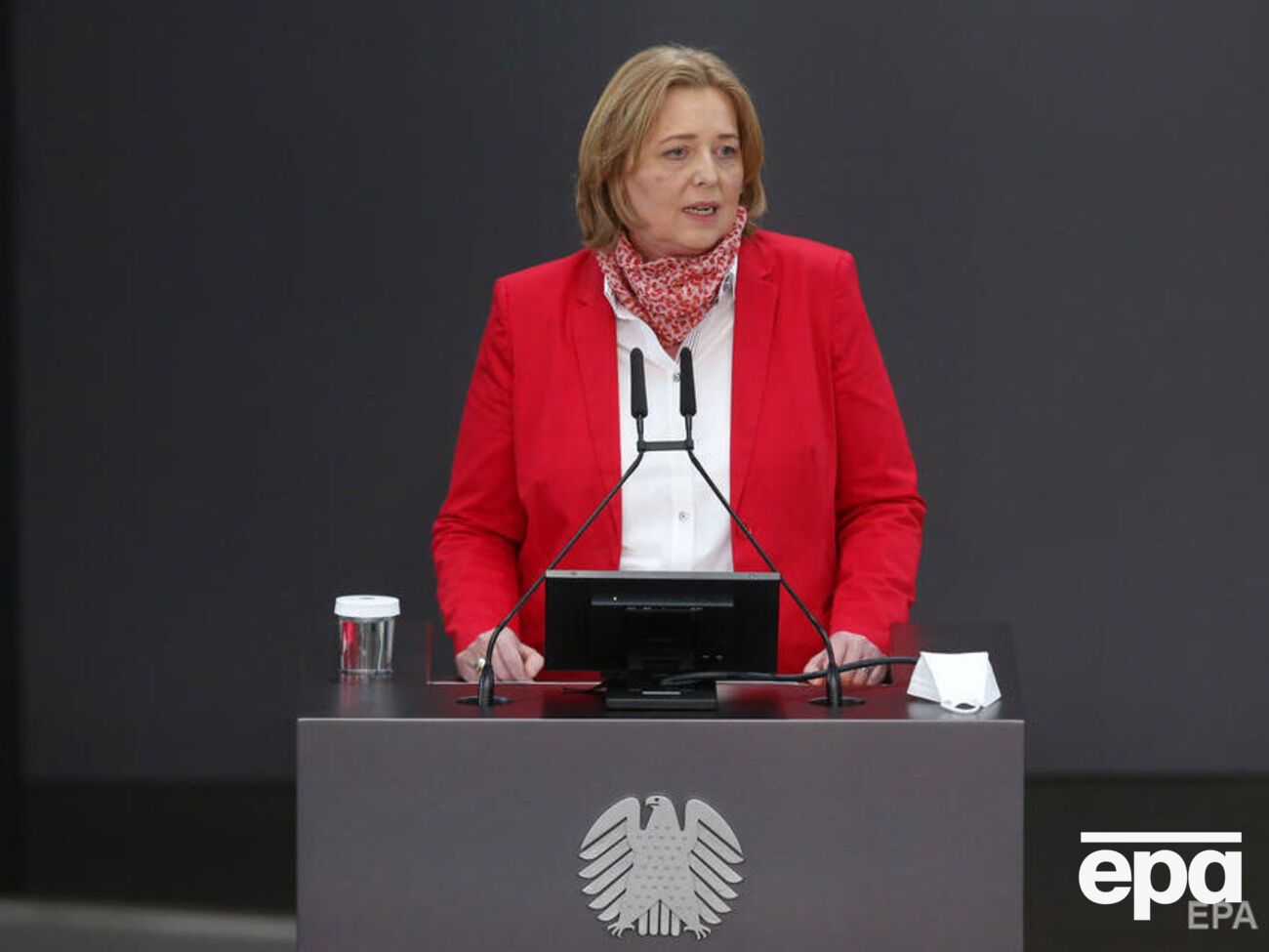 Бас (на фото) пригласил в Украину Стефанчук