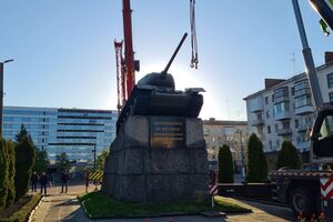 Демонтаж проходил с самого утра – с целью избежать скоплений ради безопасности жителей города