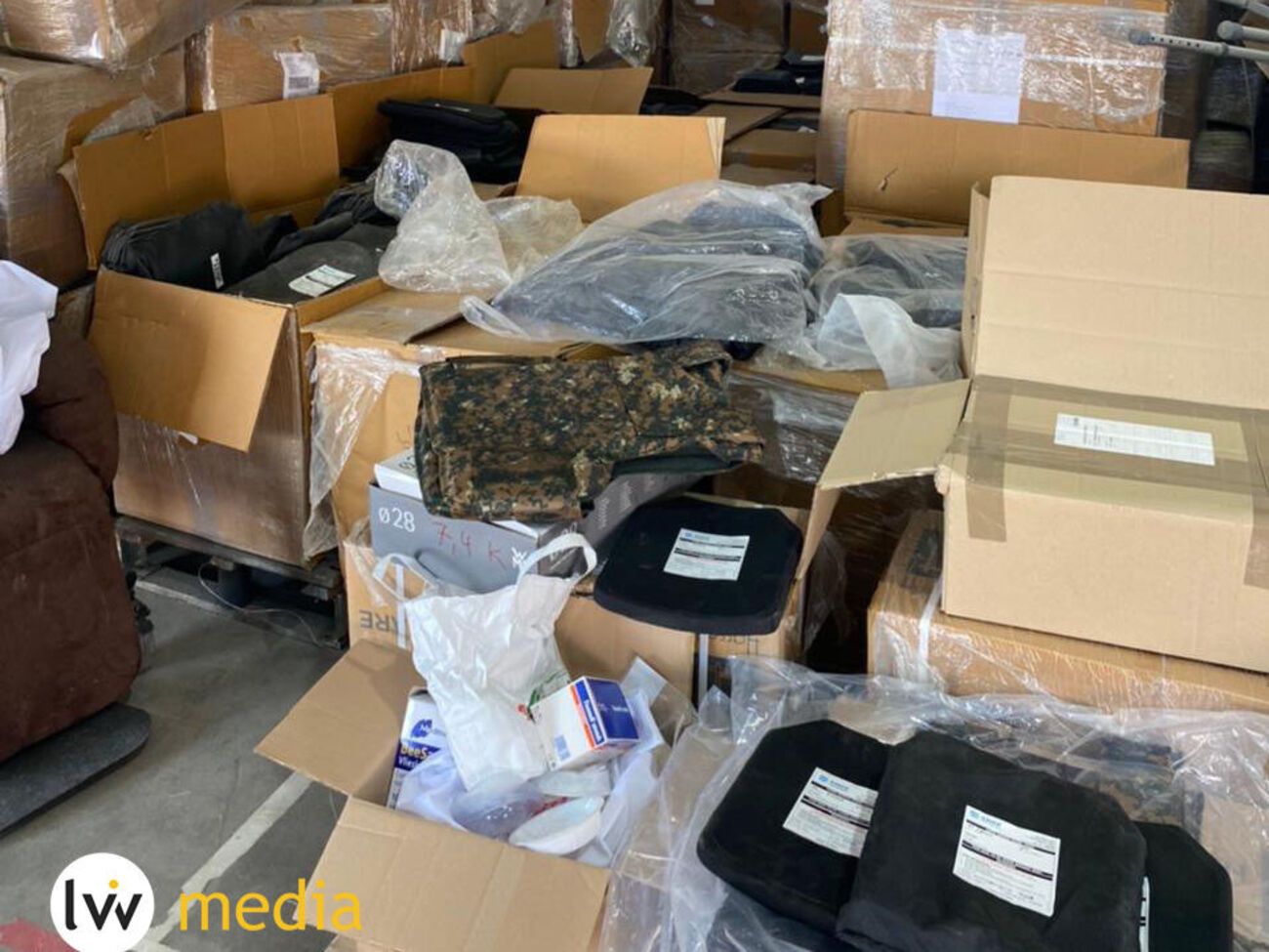 Задержанные якобы продавали снаряжение, которое предназначалось для украинских военных