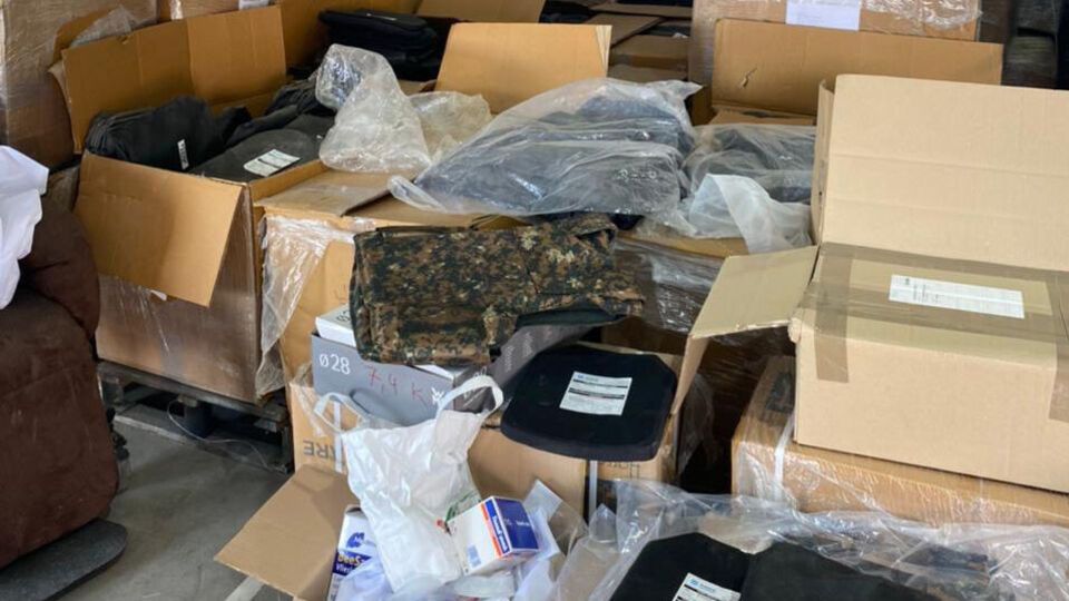 Задержанные якобы продавали снаряжение, которое предназначалось для украинских военных
