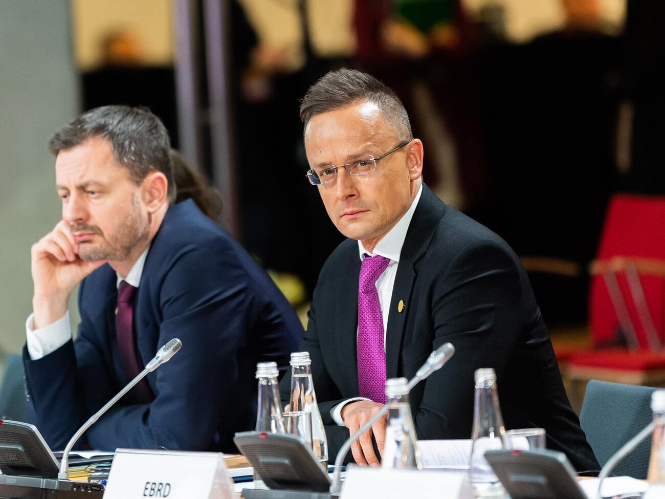 За словами Сіярто, Угорщина готова забезпечити також стипендії для 1 тис. українських студентів-біженців та лікування поранених військовослужбовців