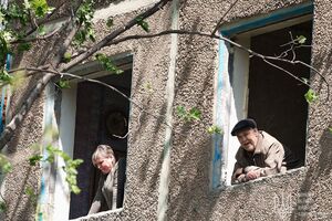 Ранены 25 человек, повреждены сотни квартир, две школы, медучреждение. Последствия ракетного удара по Краматорску. Фоторепортаж