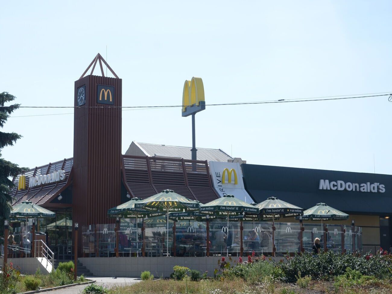 Поки що заклади мережі фастфуду відкривати не планують