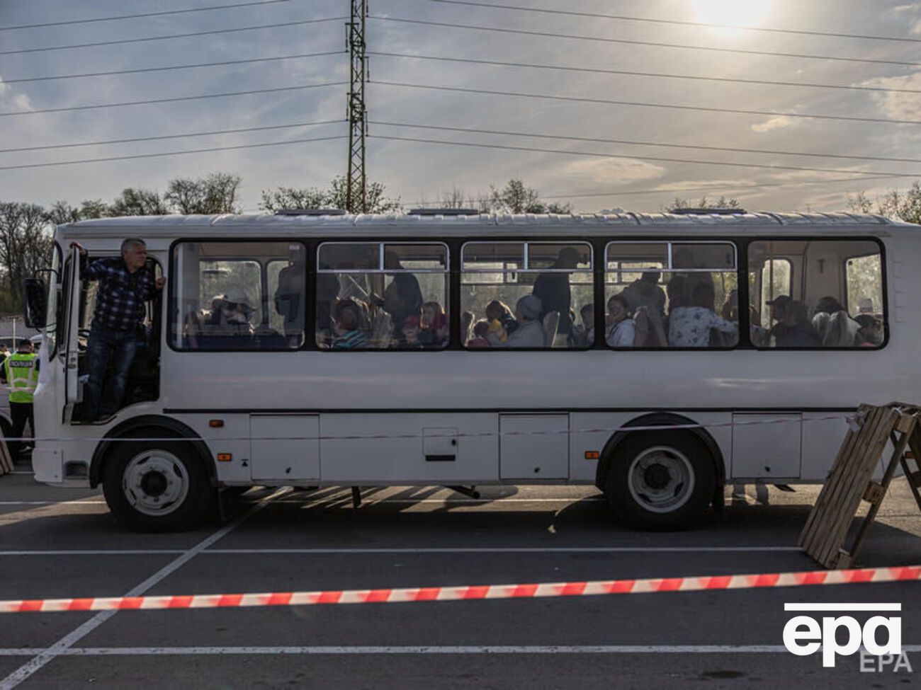 За словами Єрмака, зараз відбувається черговий етап порятунку людей з "Азовсталі"