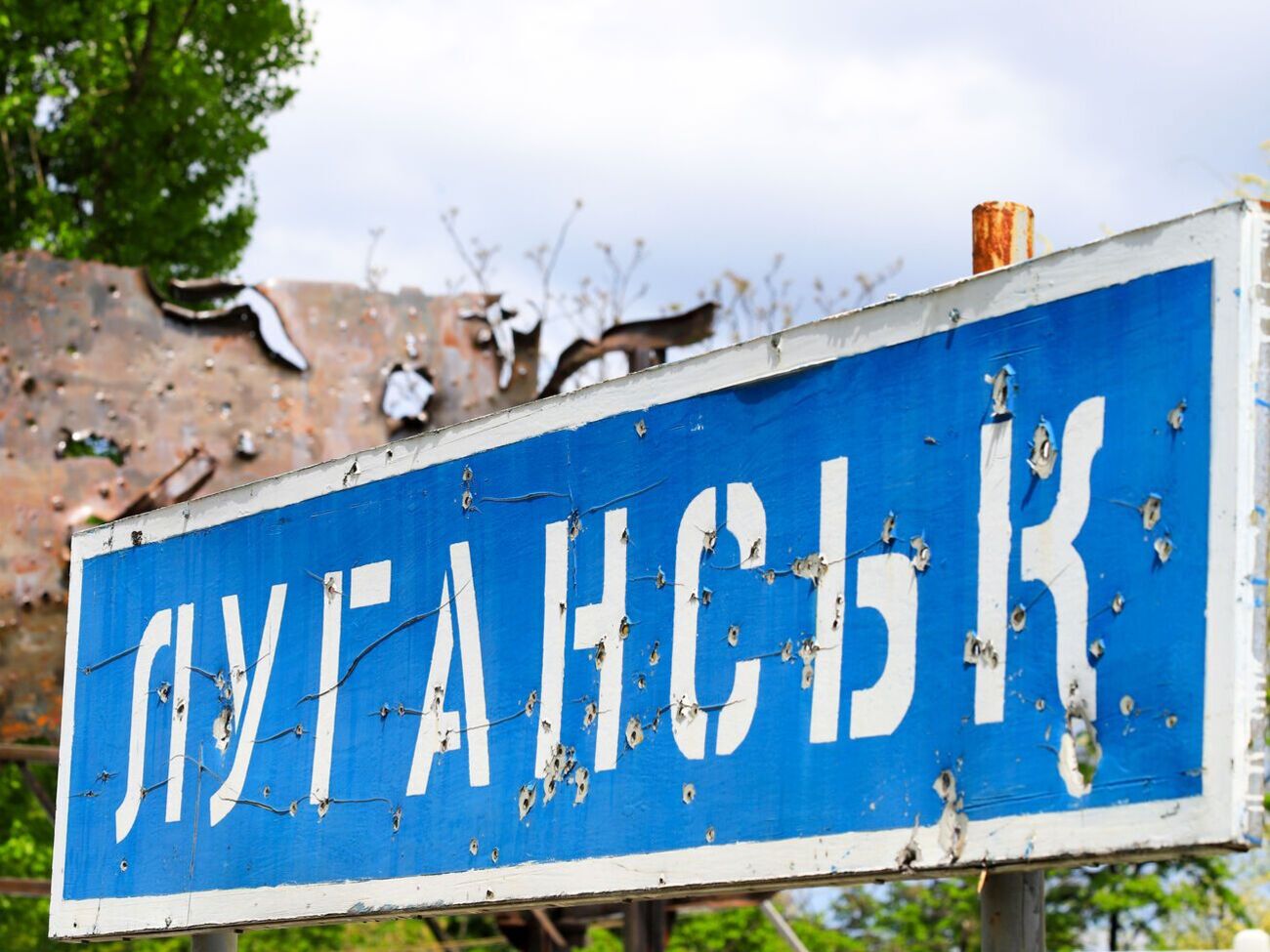 За даними ОВА, російські загарбники окупували більшу частину Луганської області
