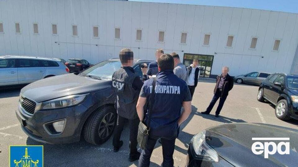 За даними слідства, фігуранти привласнювали добровільні пожертви благодійників