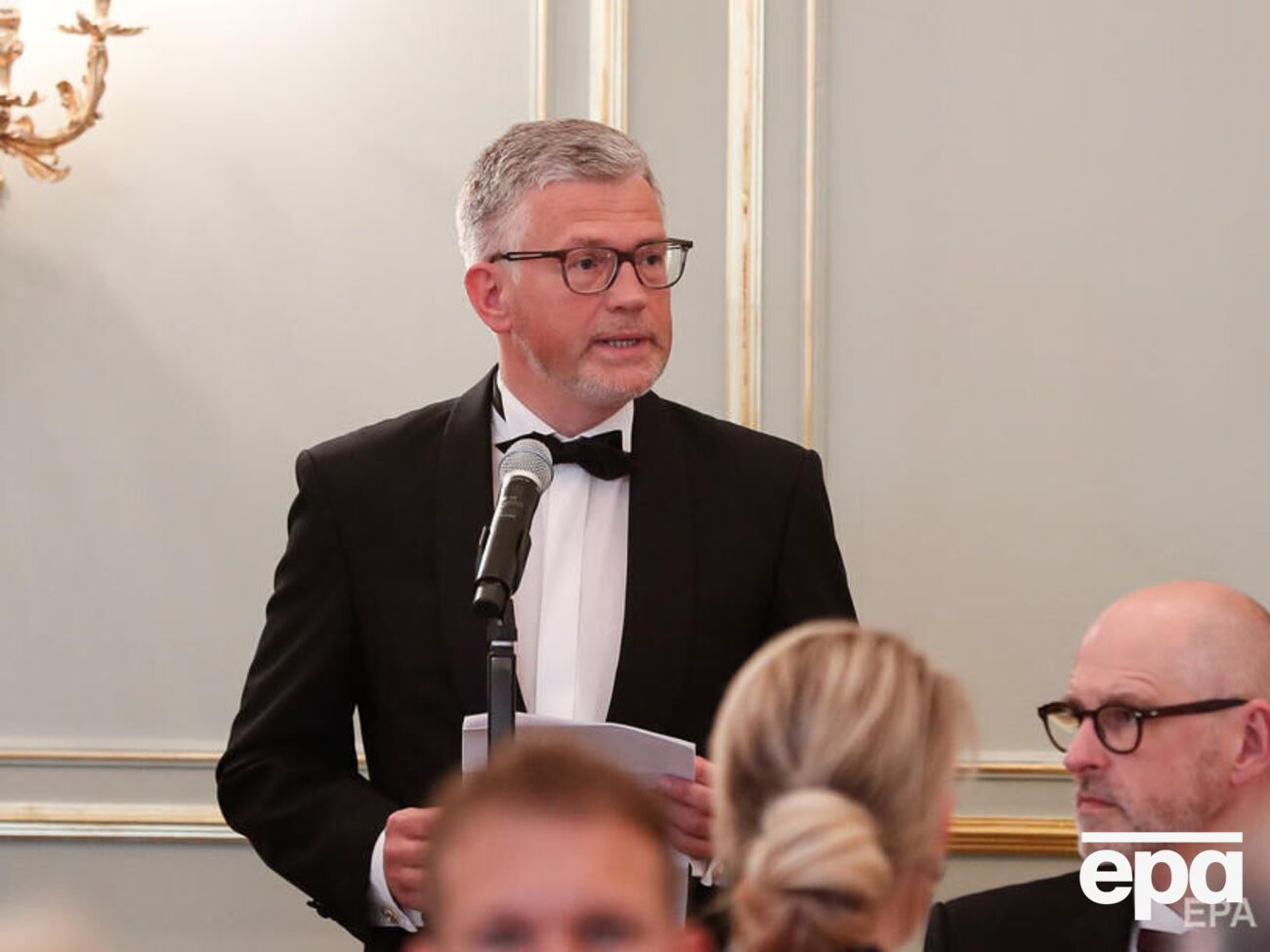 Мельник заявил, что украинской стороне непонятно, почему в Германии продолжают "рассказывать сказки вместо того, чтобы быстро помогать"