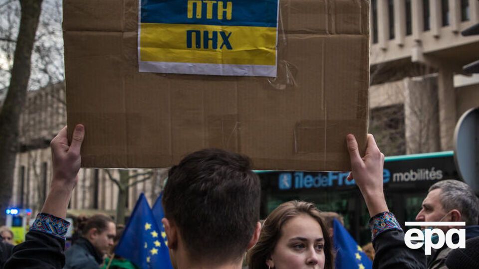 Пост на сторінці посольства супроводили картинкою про підтримку України, а потім акаунт закрили
