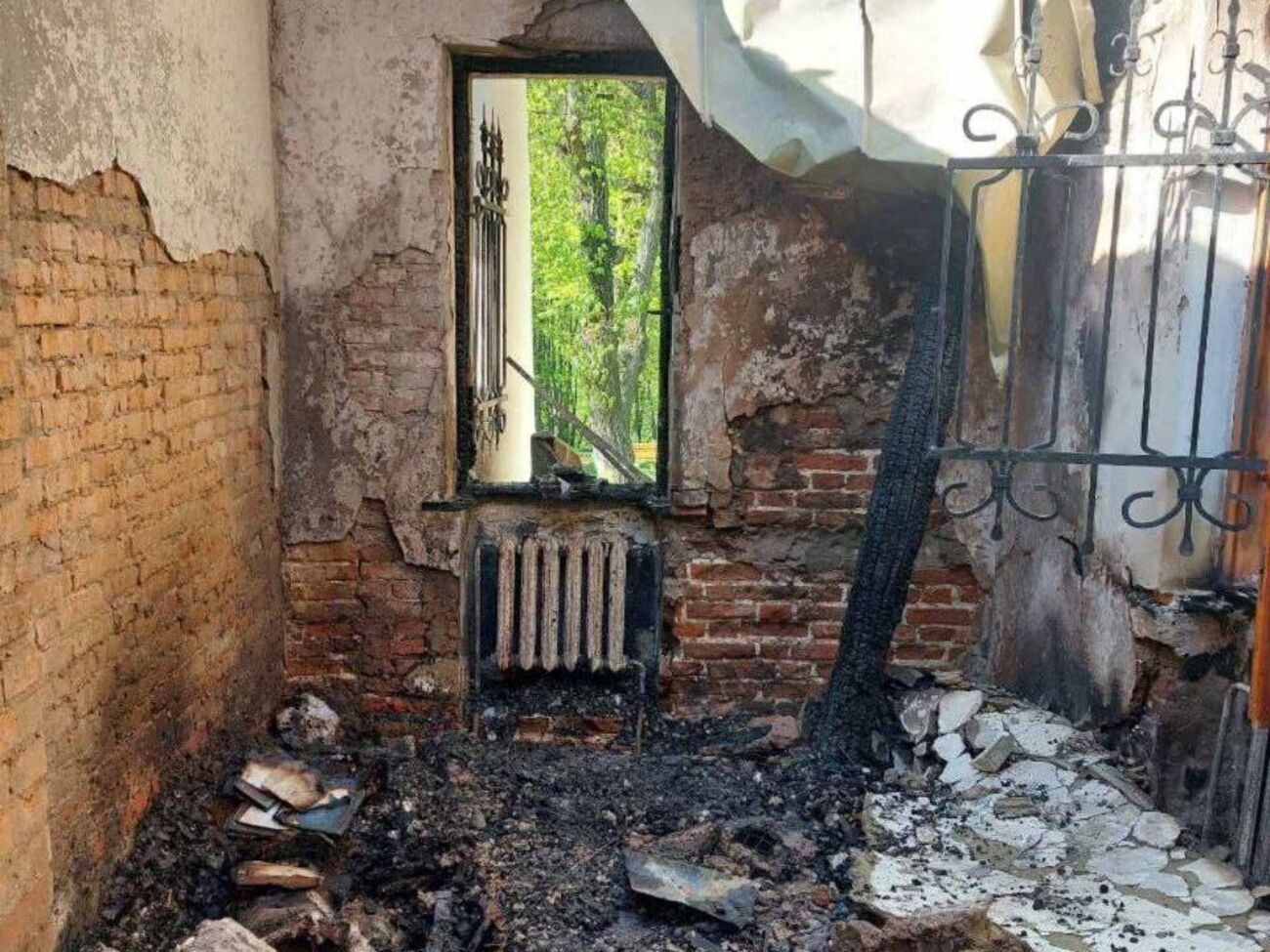 Захватчики продолжают уничтожать гражданскую инфраструктуру Харьковской области