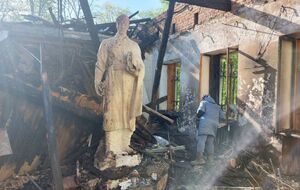 Сгорело поместье XVIII века, пострадал человек. Последствия ракетного удара по музею Сковороды. Фоторепортаж