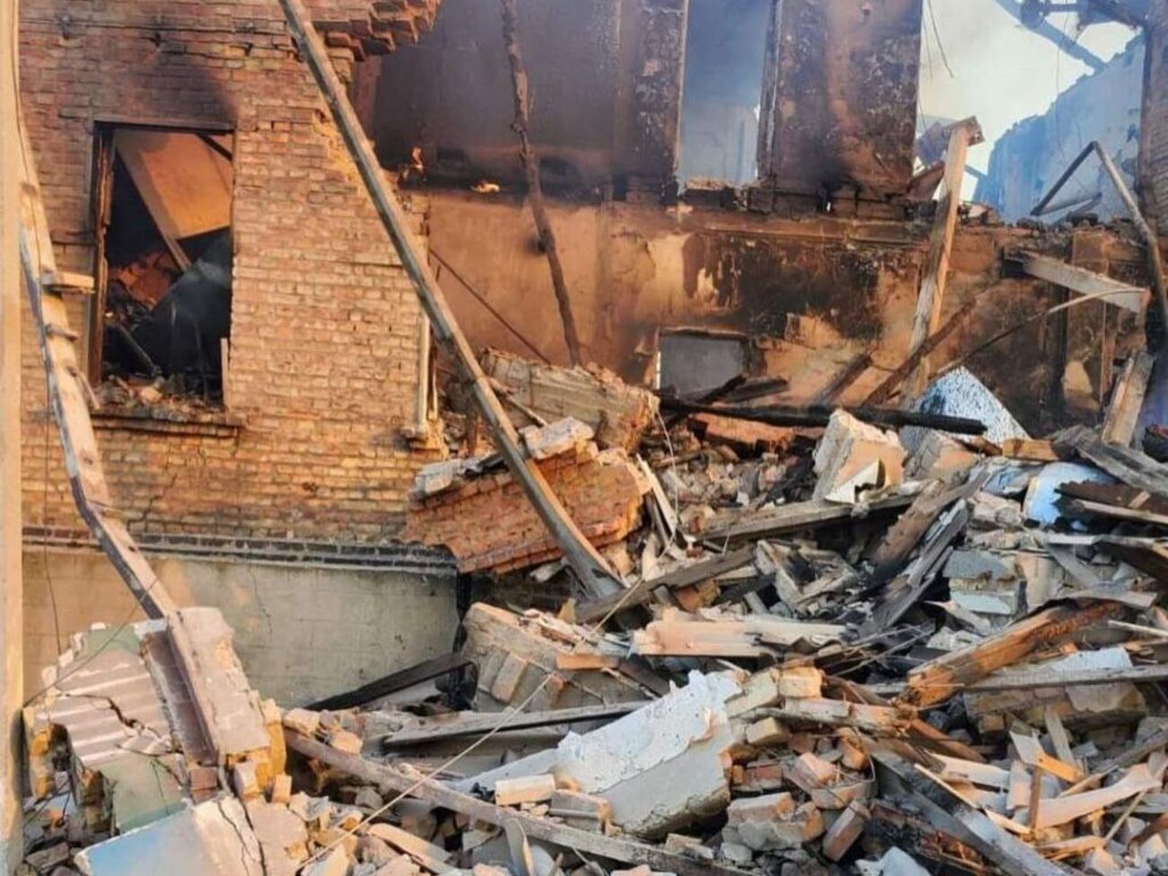 Удару по школі завдали 7 травня