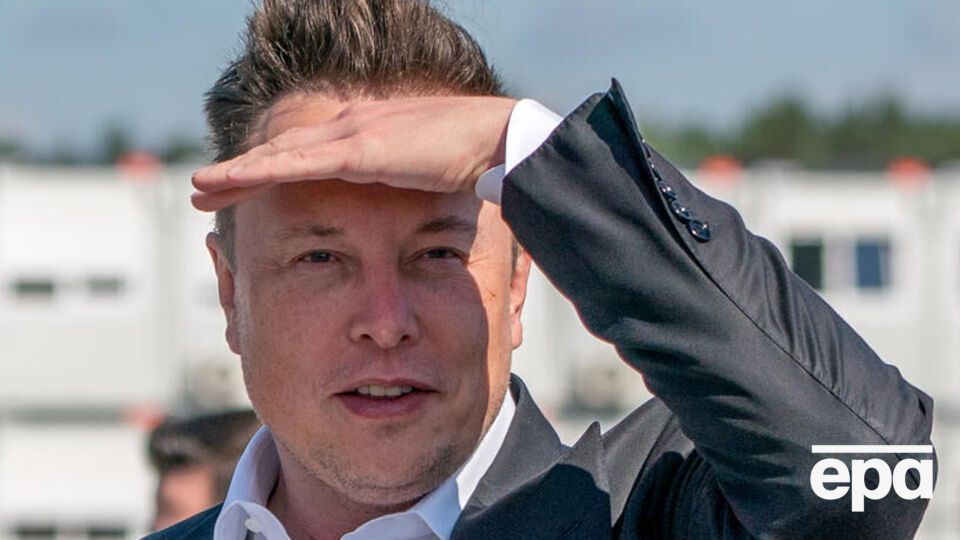 Маск на погрози Рогозіна поки що не відповів