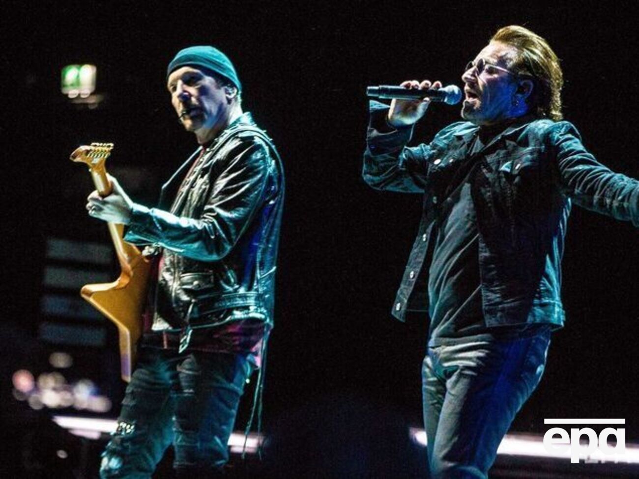 U2: Президент Зеленський запросив нас виступити в Києві