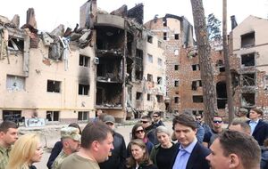 Трюдо приехал в Ирпень, чтобы воочию увидеть весь тот ужас, который совершили с городом российские оккупанты, отметил Маркушин