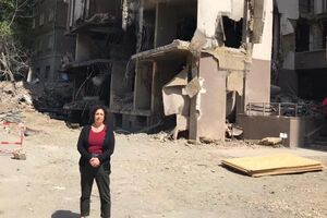 Симмонс отметила, что почтила память погибших в результате ракетного удара оккупантов украинцев в одном из районов Киева