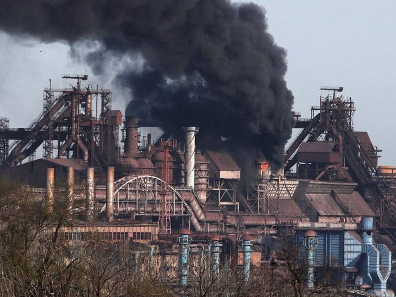 Захисники Маріуполя утримують завод "Азовсталь"