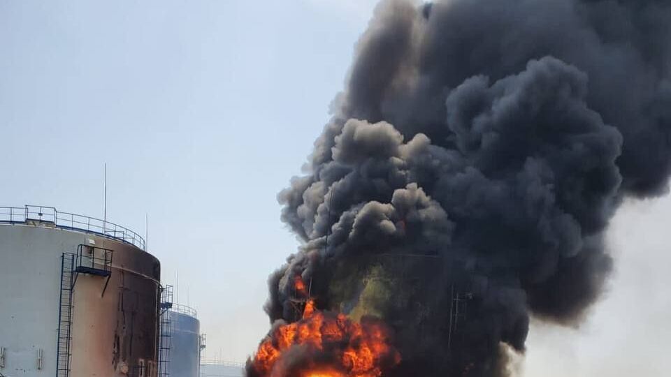 Россияне регулярно обстреливают завод в Лисичанске