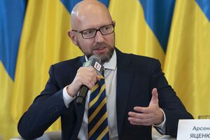 Яценюк: Я переконаний, що ми покажемо всім у світі, що демократія та свобода буде завжди перемагати