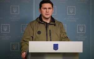 Подоляк: Российские военные погибают, не защищая свою страну, а пытаясь оккупировать другую